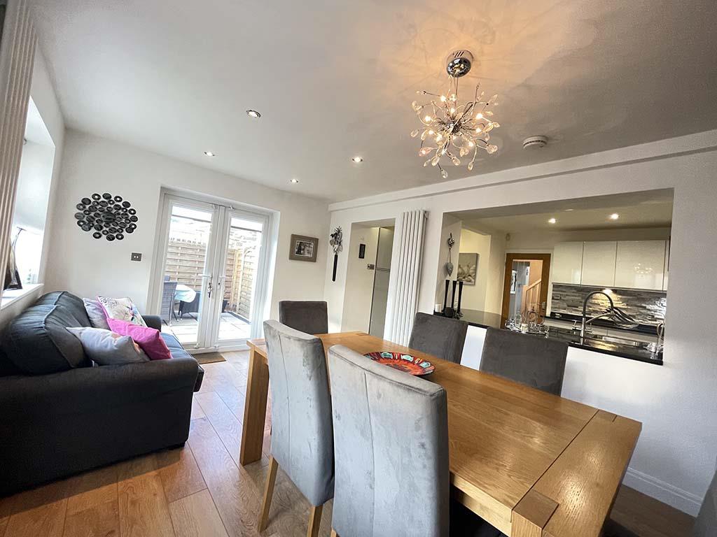 5 bedroom detached house For Sale in Steeton - Open Plan Living Dining Kitchen